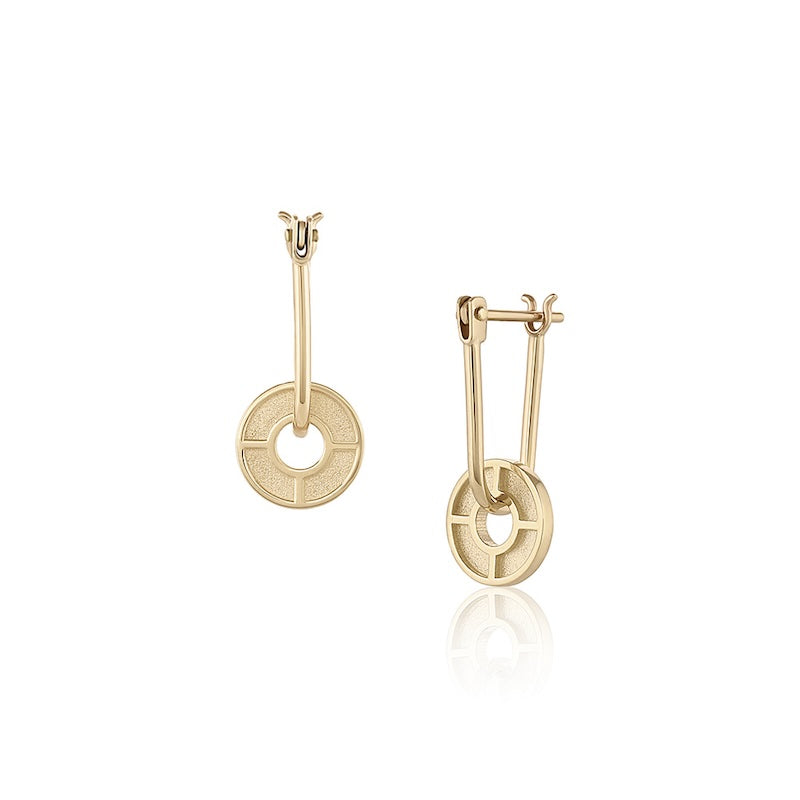 Baby Compass Earring in yellow gold, front and side view