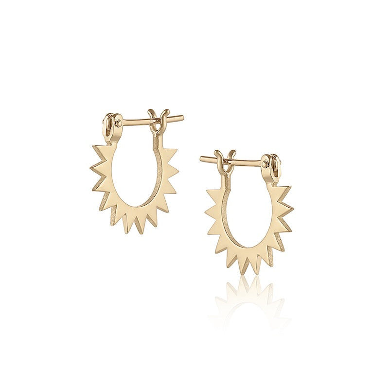 Baby Spur Hoop in yellow gold, front and side view