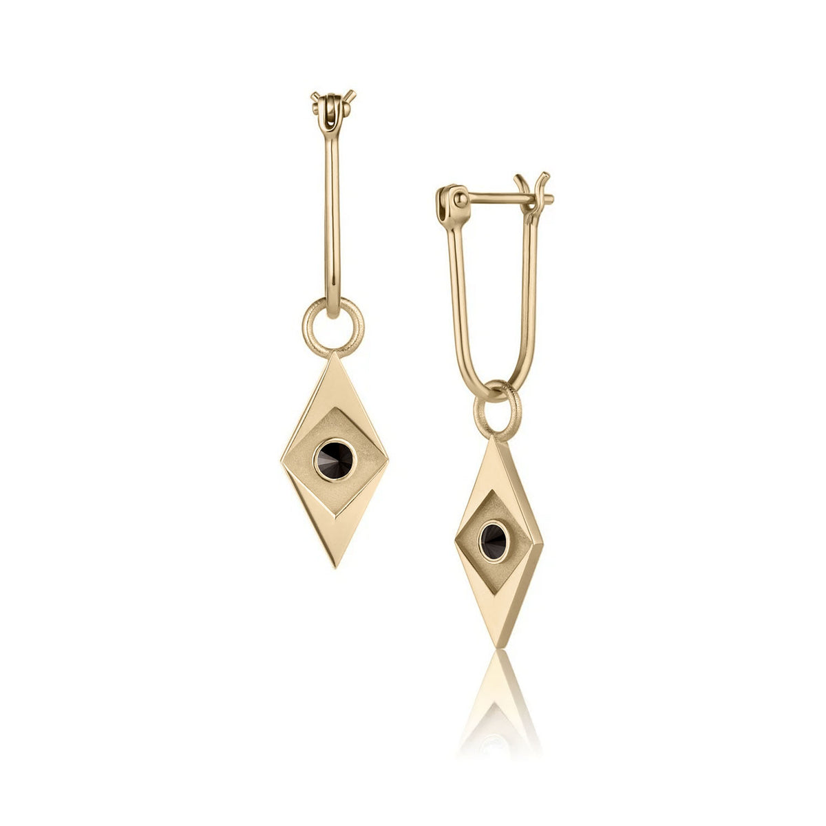 Facet Earring in yellow gold with black diamond, front and side view