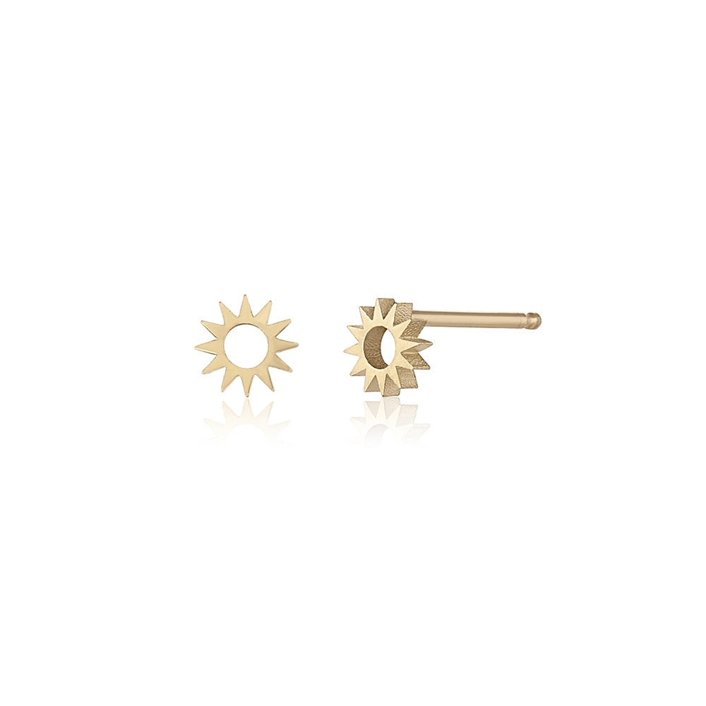 Mini Spur Stud in yellow gold, front and side view